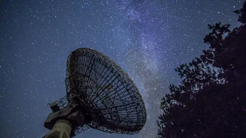 Beta Pictoris b Explained: The First Exoplanet Caught on Radio