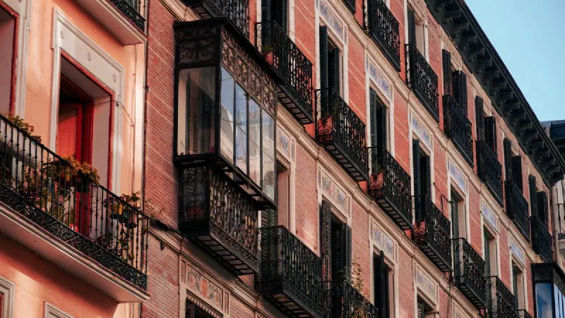 87-Year-Old Madrid Woman Forcibly Evicted After 70 Years — Now Set to Return Home