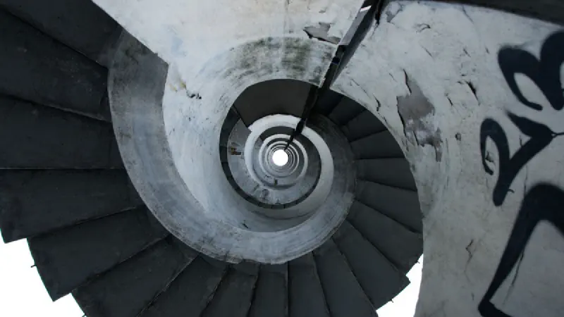 Silo Season 3 Premiere 'Who Are You?': Release Dates, Cast, Plot and Review