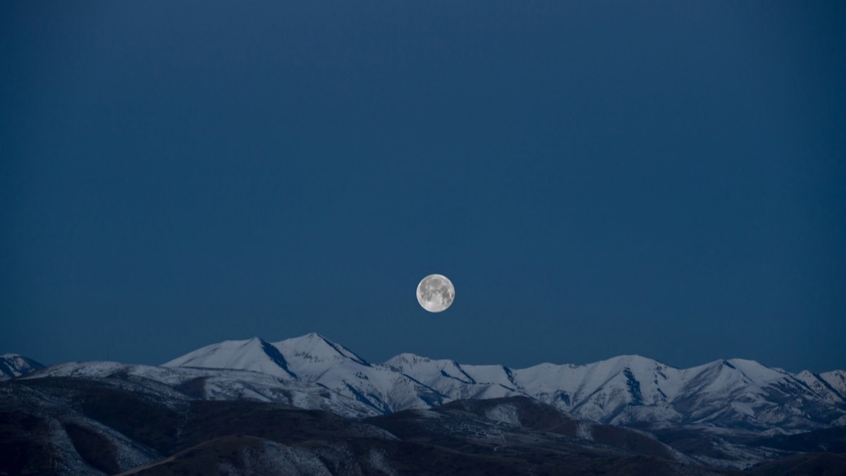 Strawberry Moon 2026: When, Where, and How to See June's Full Moon