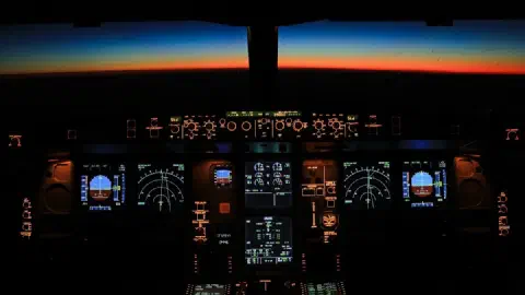 flydubai便テルアビブ行きが緊急改降：サウジ着陸までに何が起きたか