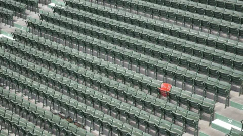 小園海斗、広島から戦力外通告 契約しない理由と本人の反応