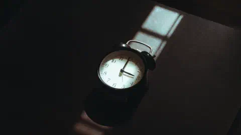 「4時間睡眠でも平気」は誤解？ショートスリーパーの真実